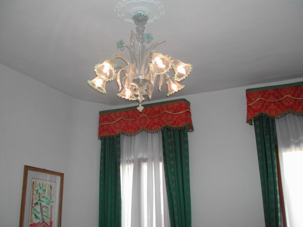 Ca' Derai Daire Venedik Oda fotoğraf